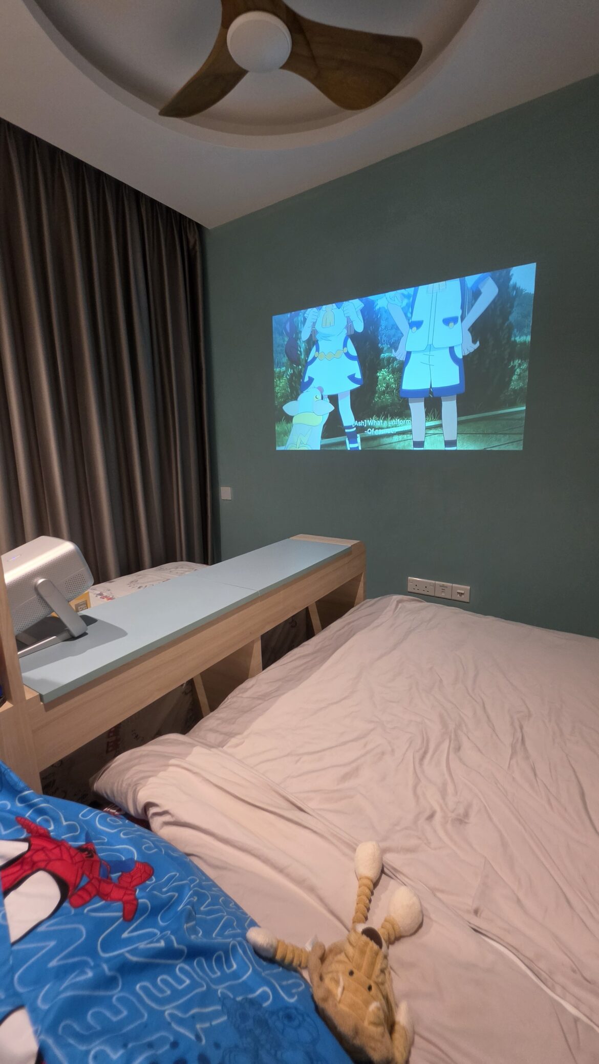 LUMOS FLOAT EVO-G Review: Our New Favourite for Family Movie Nights at Home